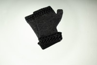Merino hand warmers pixels in dark gray and black ladies 2