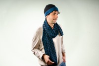Merino scarf floral check in black and petrol 4