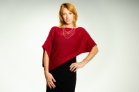 Poncho / cape made of extra-soft Merino in an airy mesh pattern in burgundy