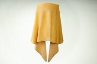 Sun shawl made of merino in yellow and sand 2
