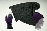 Merino scarf, hat and wrist warmers Ireland in purple and dark green