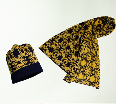 Merino Schal und Mütze Kranz in dunkelblau und gelb - 100 Merino extrasoft