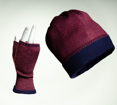 Merino hat and wrist warmers in dark blue and wine red - 100 Merino extrasoft