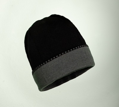 Merino Mütze uni in schwarz und grau - Feinstrick aus 100 % Merino extrasoft