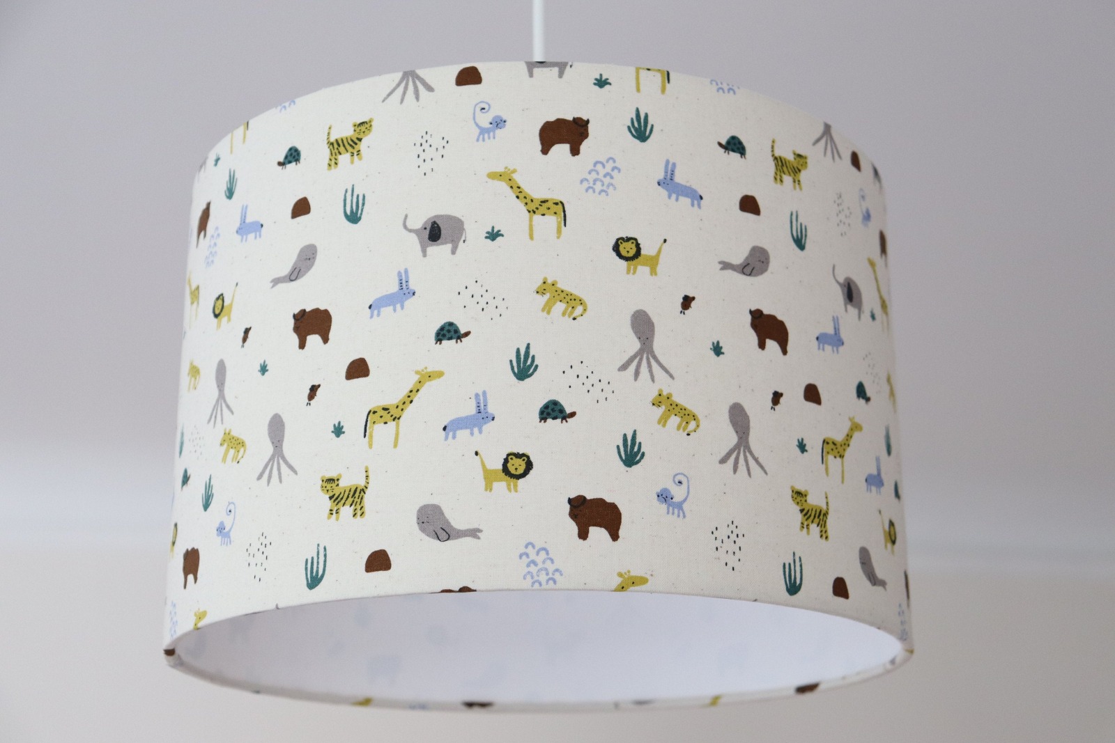 Lampenschirm Kinderzimmer Babyzimmer Jungs Lampe Kinder Kinderlampe mit afrikanischen Wildtieren