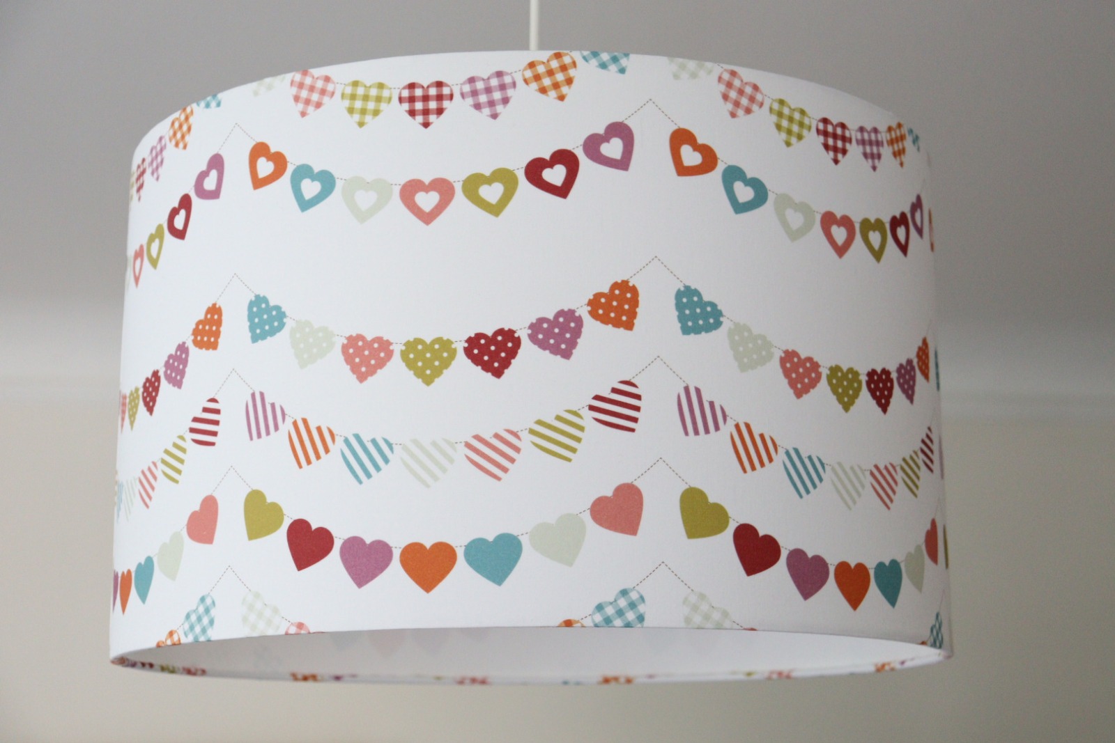 Lampenschirm Kinderzimmer Deckenleuchte Wimpelkette mit Herzen 4