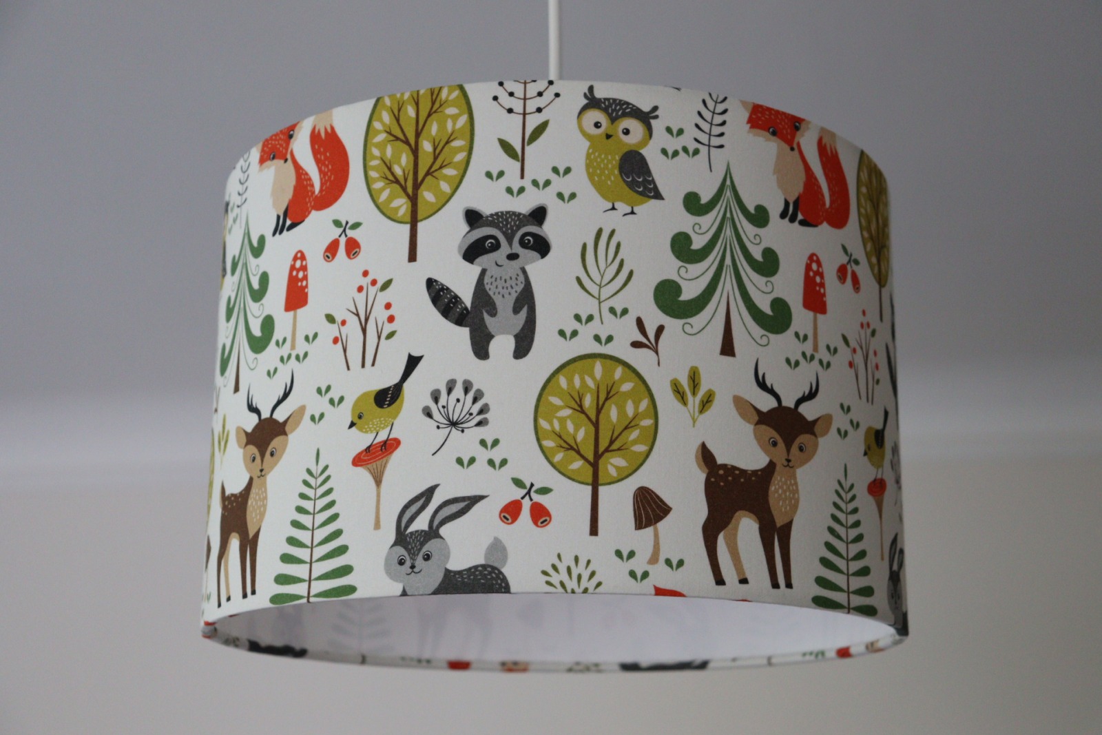 Lampenschirm Kinderzimmer mit Waldtieren Waschbär Hase Vogel Fuchs und Reh