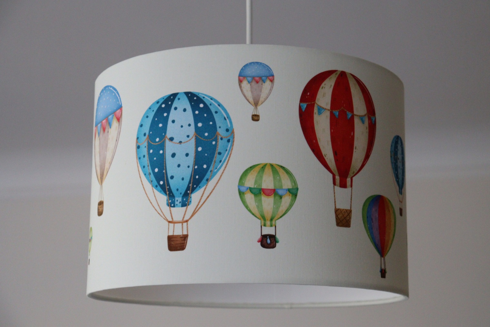 Lampe Heißluftballons viele Farben Lampenschirm Kinderzimmer Hängelampe Kinder