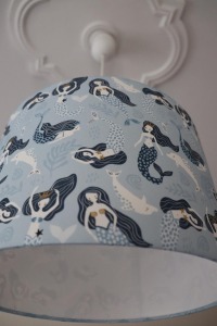 Lampenschirm Kinderzimmer Meerjungfrauen und Delfine blau 3