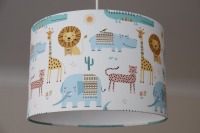 Lampenschirm mit Giraffen, Löwen, Elefanten, Nilpferden, Leoparden und Krokodilen 4