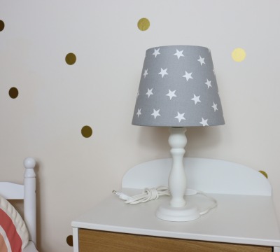 Tischlampe Kinderzimmer Sterne hellgrau