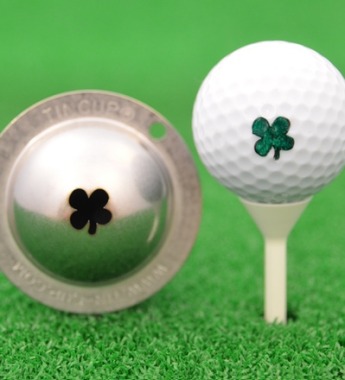 Tin Cup - Luck of the Irish - Eines unserer beliebtesten Designs Der Tin Cup mit Luck of the Irisch der vier blättrigen Kleeblatt als Design