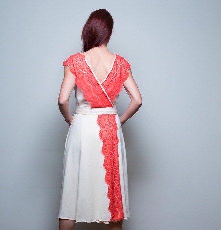 Kleid Jolie Wickelkleid - Jersey Beige mit Rote Spitze