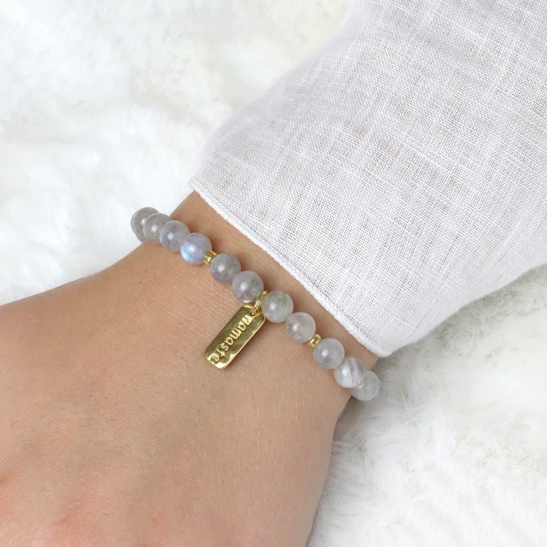 Armband Namastè aus grauen Mondsteinen 925 Silber vergoldet schönes Geschenk