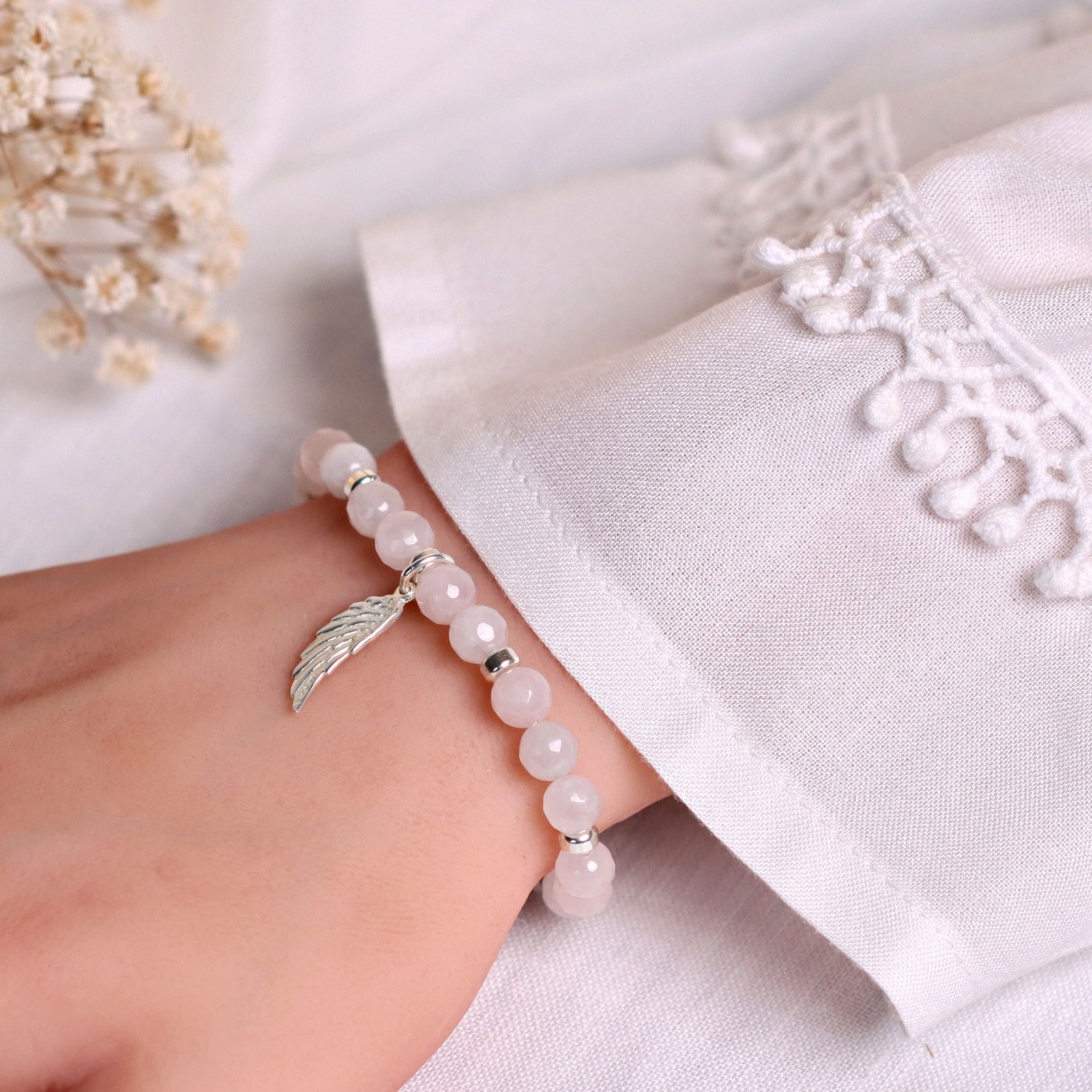 Rosenquarz Armband Frauen mit Engelsflügel, 925er Silber, handmade, perfektes Geschenk zum