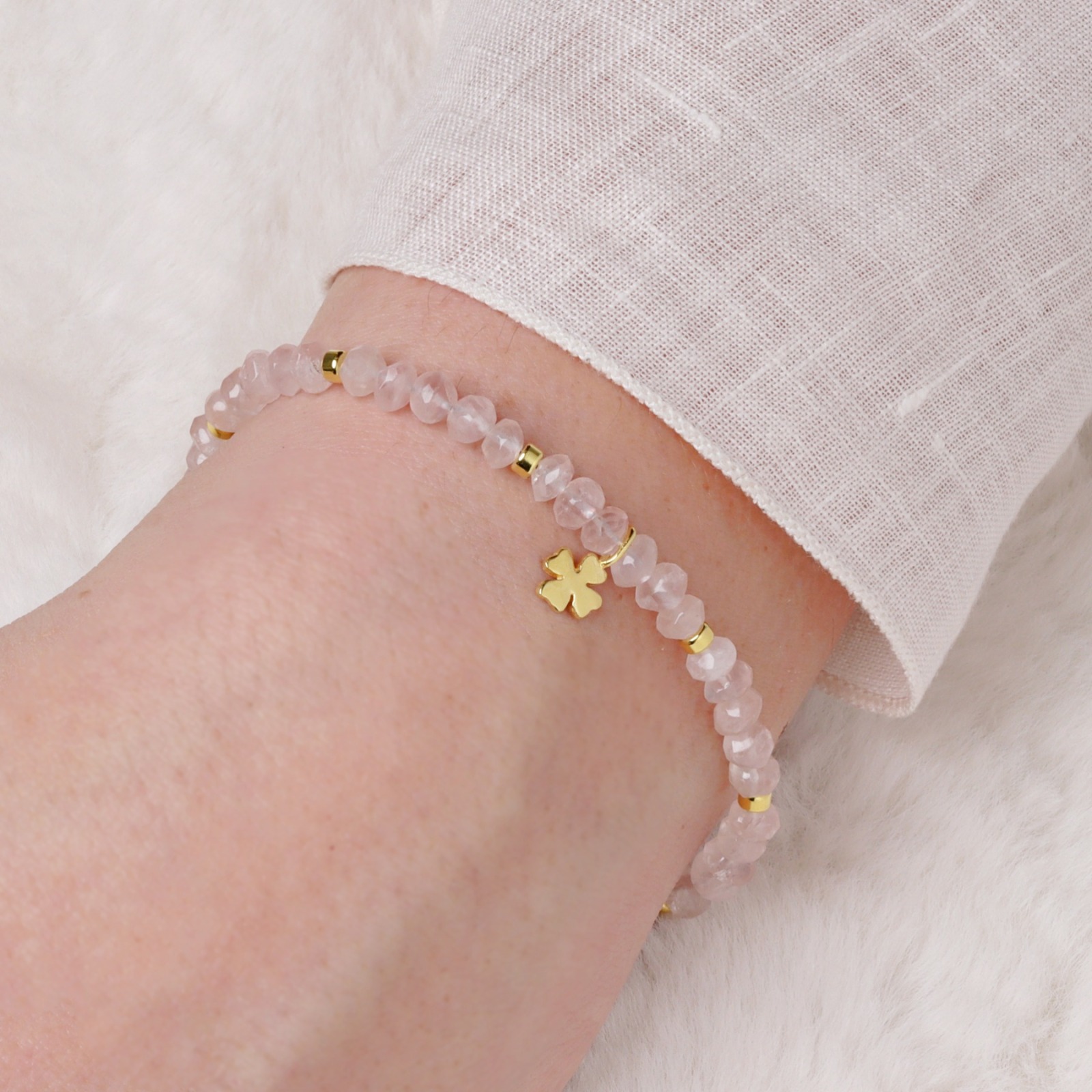 Glücks-Armband Damen aus echtem Rosenquarz mit Kleeblatt, Glücksbringer-Geschenk für Frauen und M