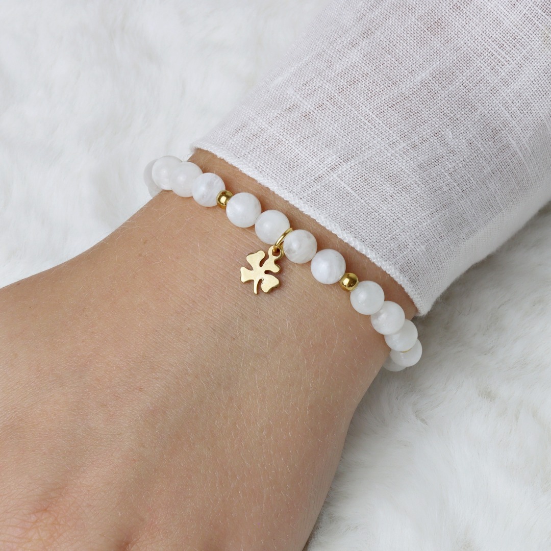Glücksarmband Damen aus echtem, weißen Mondstein mit Kleeblatt, Glücksbringer-Geschenk für