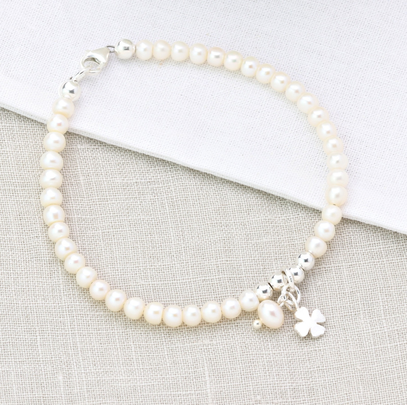 Glücks-Armband aus echten Perlen mit Kleeblatt Silber Glücksbringer-Geschenk für Frauen und Mädchen 3