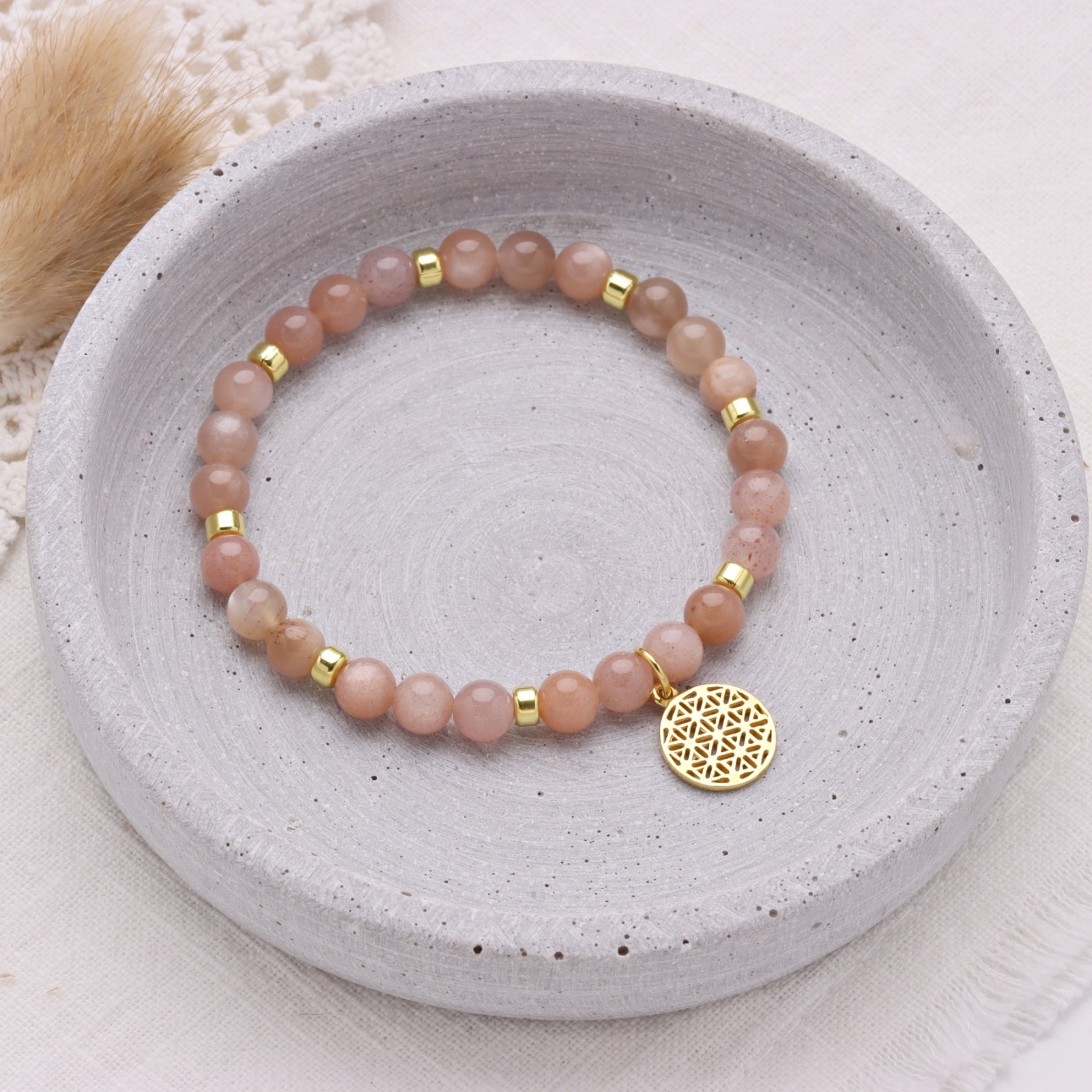 Lebensblume Armband aus Mondstein rosè-beige, 925 Silber oder vergoldet, perfektes Geschenk für