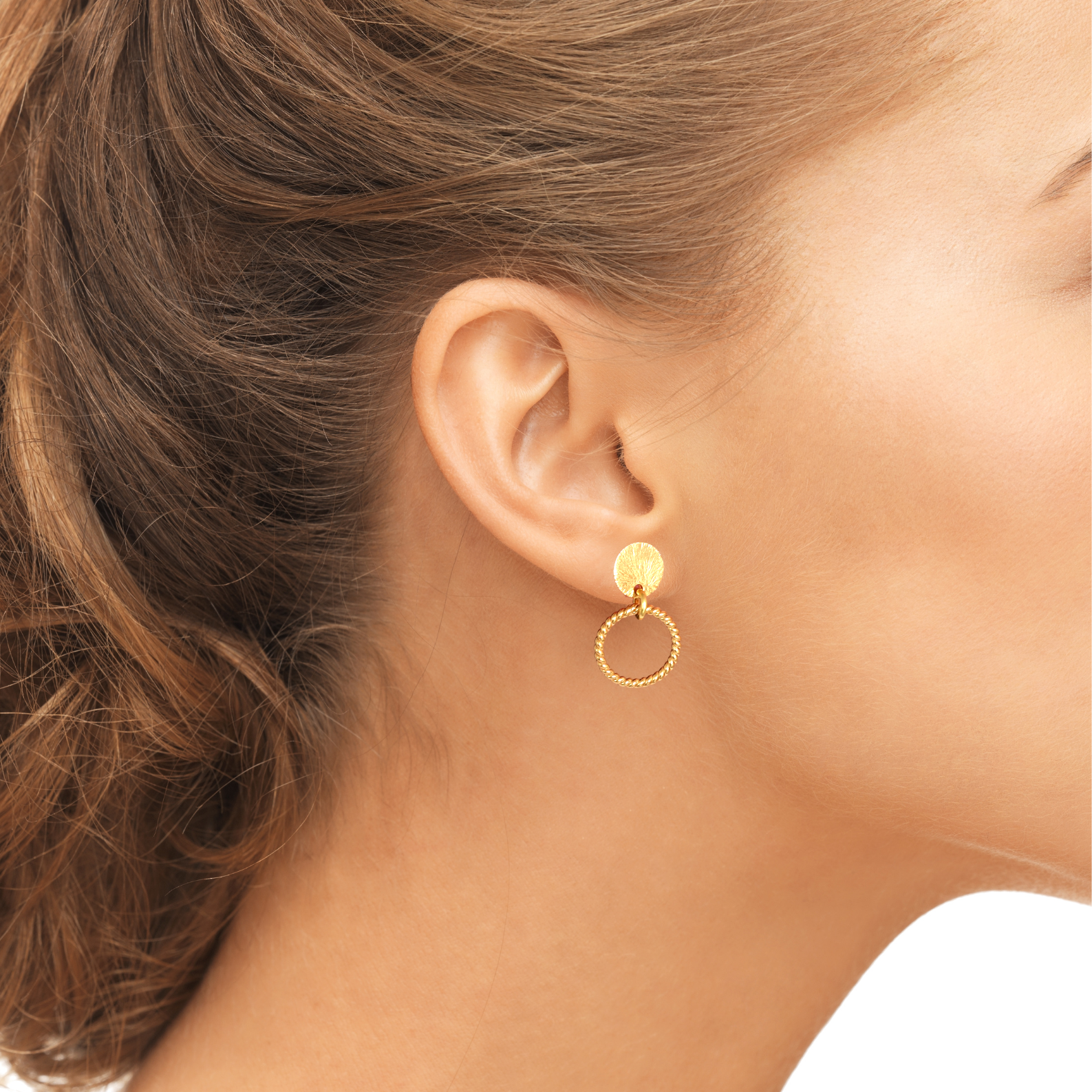 Kleine Ohrstecker Plättchen und offener Kreis, 925er Silber vergoldet, minimalistische runde Ohrrin