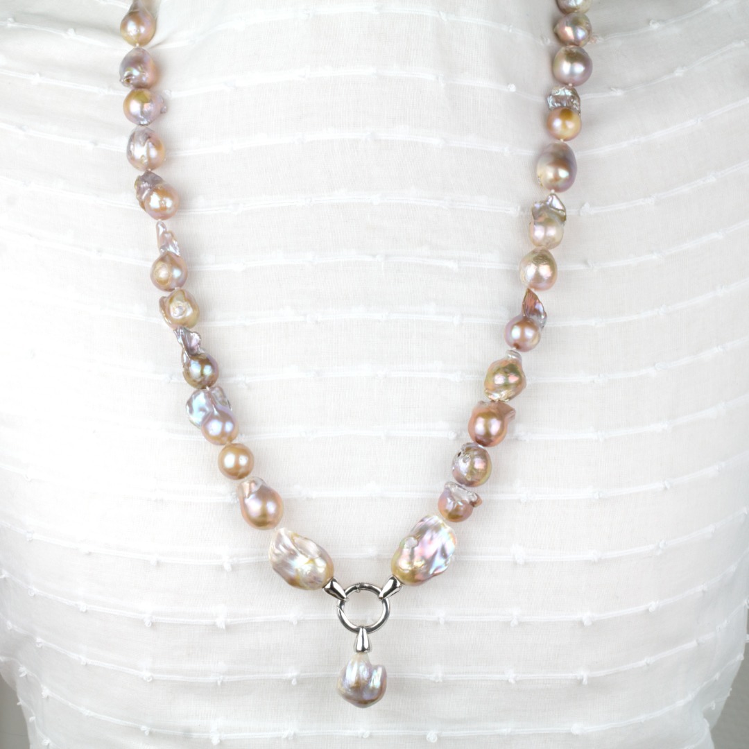 Lange Perlenkette aus echten Süßwasser-Perlen in rosè und weiß 2