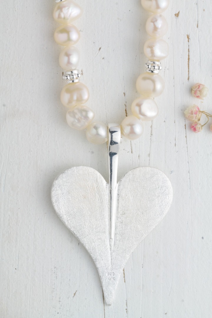 Lange Perlenkette aus echten Süßwasser-Perlen mit einem Herz aus Silber schönes Geschenk 7