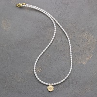 Weiße Perlenkette aus echten Süßwasser-Perlen mit kleinem Anhänger Blüte 5