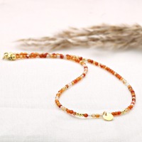 Filigrane Halskette für Damen aus Karneol mit einem kleinen Plättchen als Anhänger 3