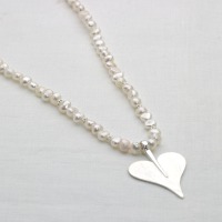 Lange Perlenkette aus echten Süßwasser-Perlen mit einem Herz aus Silber, schönes Geschenk 3