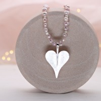 Lange Perlenkette aus echten Süßwasser-Perlen rosè mit einem Herz aus Silber, schönes Geschenk 6
