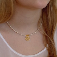 Zarte Perlenkette aus echten Süßwasser-Perlen mit Anhänger Mandala 5