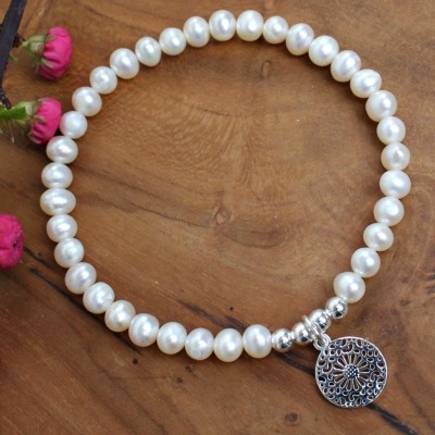 Armband Damen aus echten Perlen mit Mandala aus Silber schönes Geschenk - Perlenarmband mit Mandala