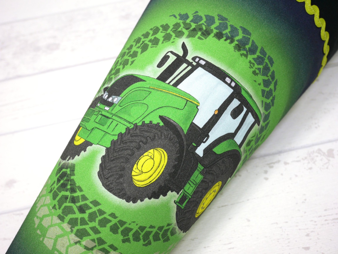 Schultüte Traktor grün Stoffschultüte Zuckertüte 70cm oder 85cm 2