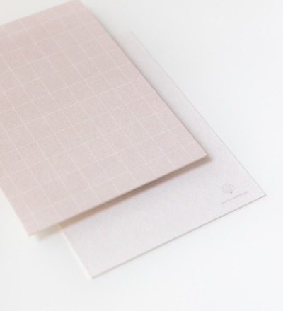 Postkarte Karo - extra dick - Postkarte auf extra dickem rauhen Karton mit minimalistischem Karo Mus