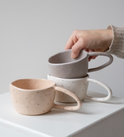 Handgetöpferte Tasse - Handgefertigte Tasse in vier verschiedenen Farben