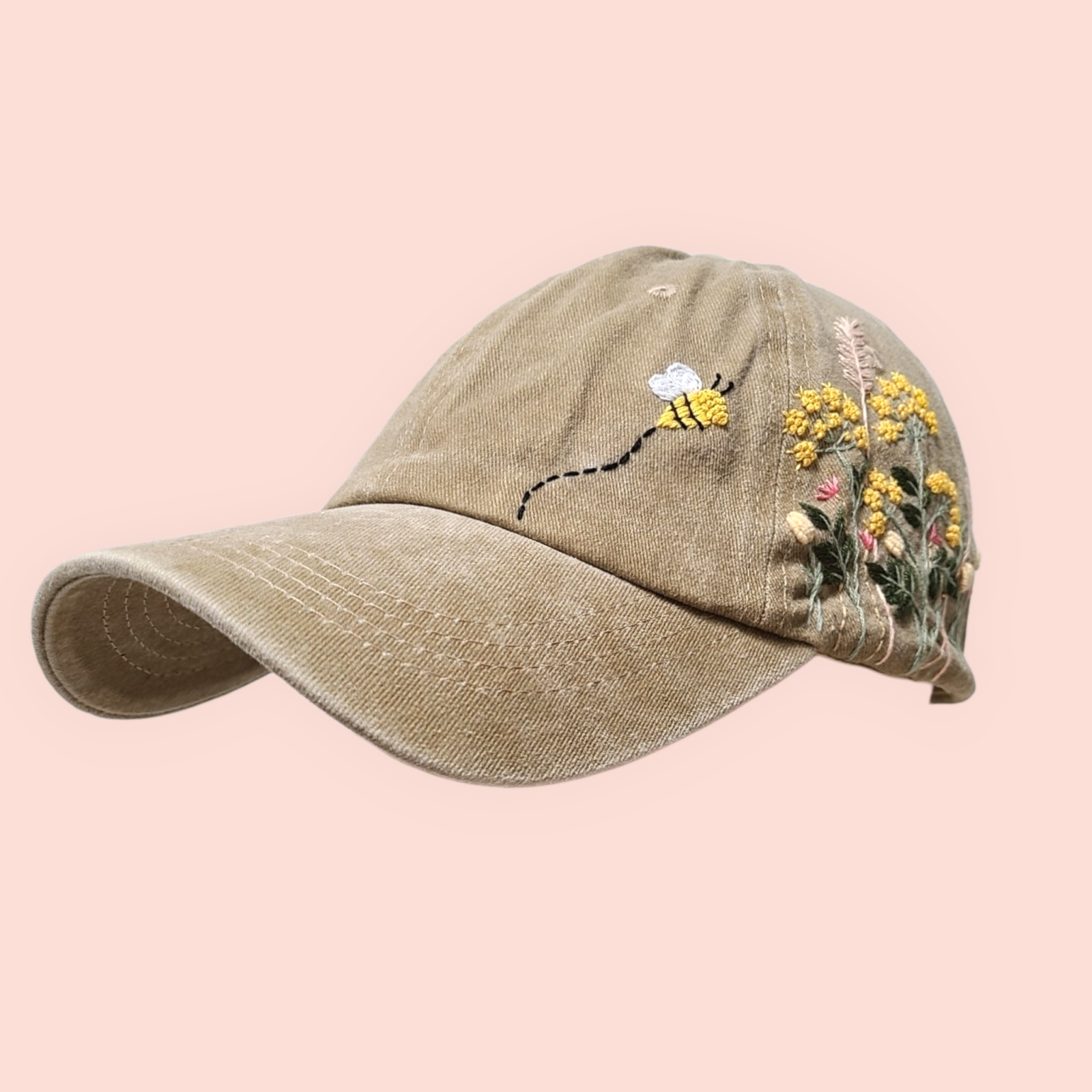 Baseball cap with hand-embroidered wild flowers 2