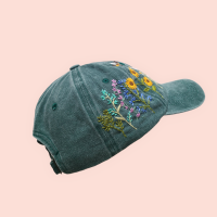 Baseball cap with hand-embroidered sunflower 3