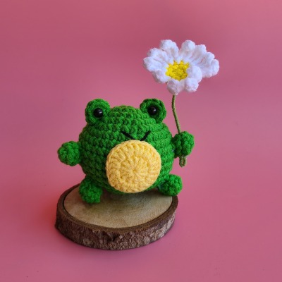 Crocheted Frog with flower