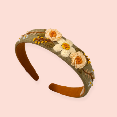 Floral headband with embroirered 3D flowers