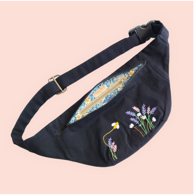 Fanny bag with embroidered lavender