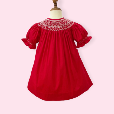 Rot gesmoktes Kleid