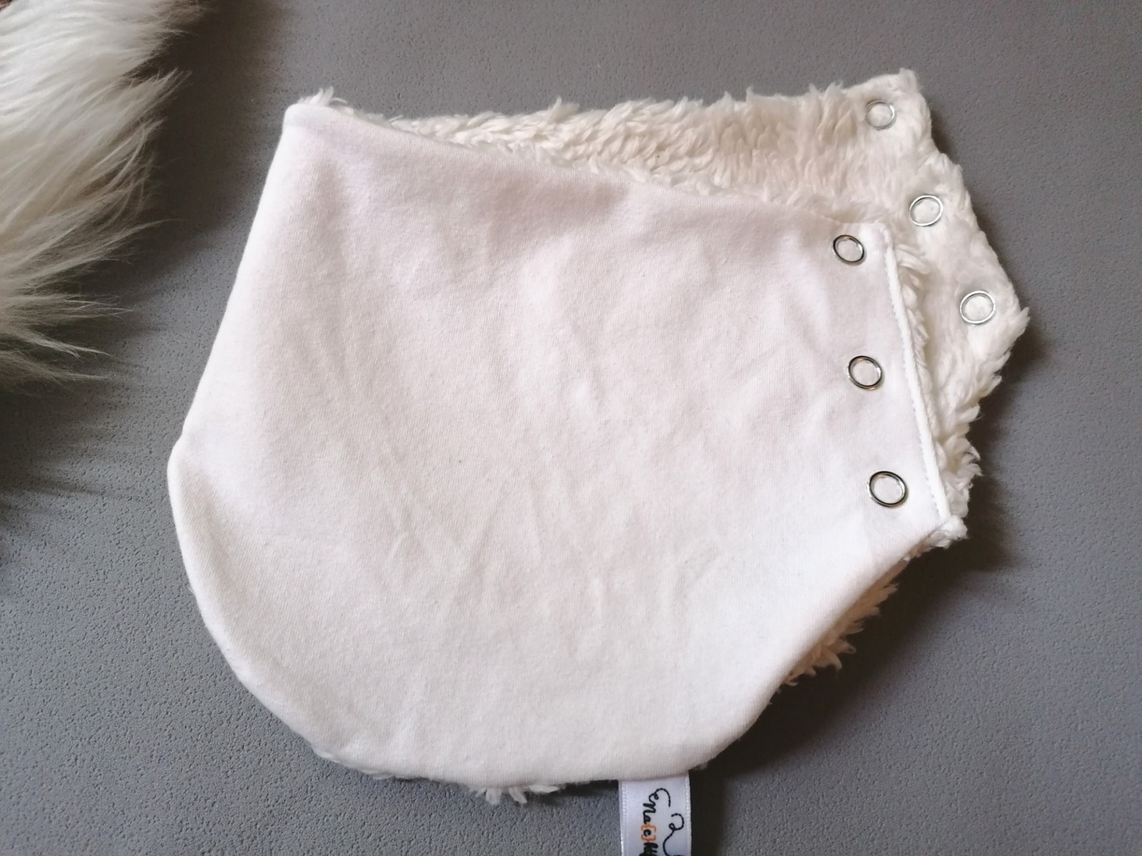 Halssocke für Babys oder Kinder auf Wunsch klassisch oder geknöpft mit Plüsch Fleece oder Jersey gefüttert Uni Créme Kopfumfang 39-58cm 2