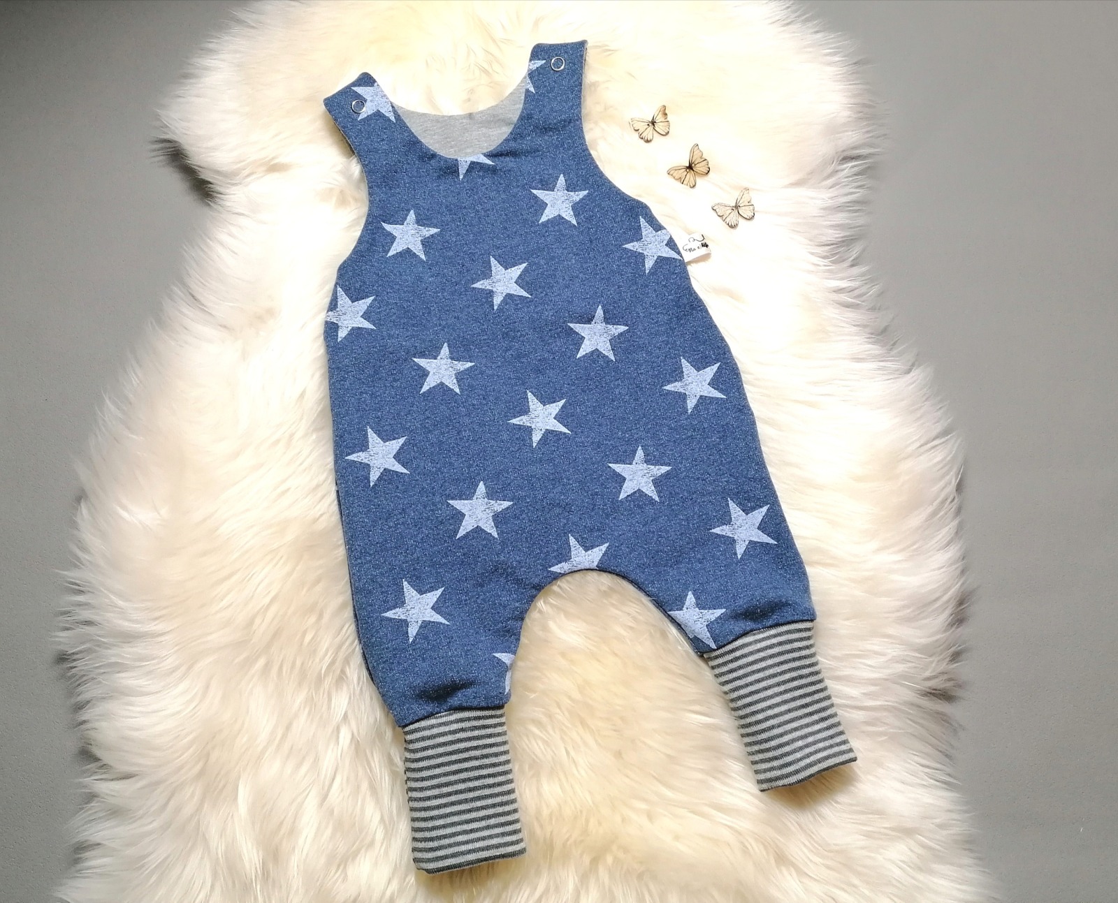 Strampler Latzhose Romper Spieler Baby Junge Vintage Sterne blau grau in Größe 50 bis 80 Einteiler für Babys
