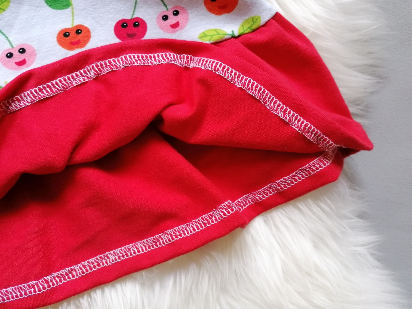 Baby Kind Trägerkleid mit Rüsche Kirschen grau rot in Wunschgröße 56 bis 98 3