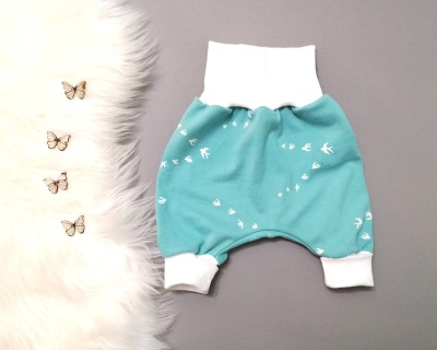 Baby-Pumphose in Wunschgröße Größe 44 bis 92 mitwachsend Interlock Kenny Schwalben mint - Mitwachshose für Babys und Kinder in 2 Farben