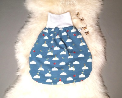 Babyschlafsack einlagig oder gefüttert Pucksack Strampelsack Wolken blau weiß Größe 50 bis 80 Sommerschlafsack für Babys Schlafsack - Ein zeitloser Babyschlafsack in 3 Größen und 2 Varianten - ideal für jede Jahreszeit