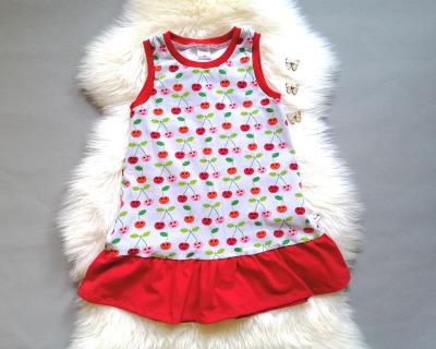 Baby Kind Trägerkleid mit Rüsche Kirschen grau rot in Wunschgröße 56 bis 98 - süßes Sommerkleid für Babys und Kinder