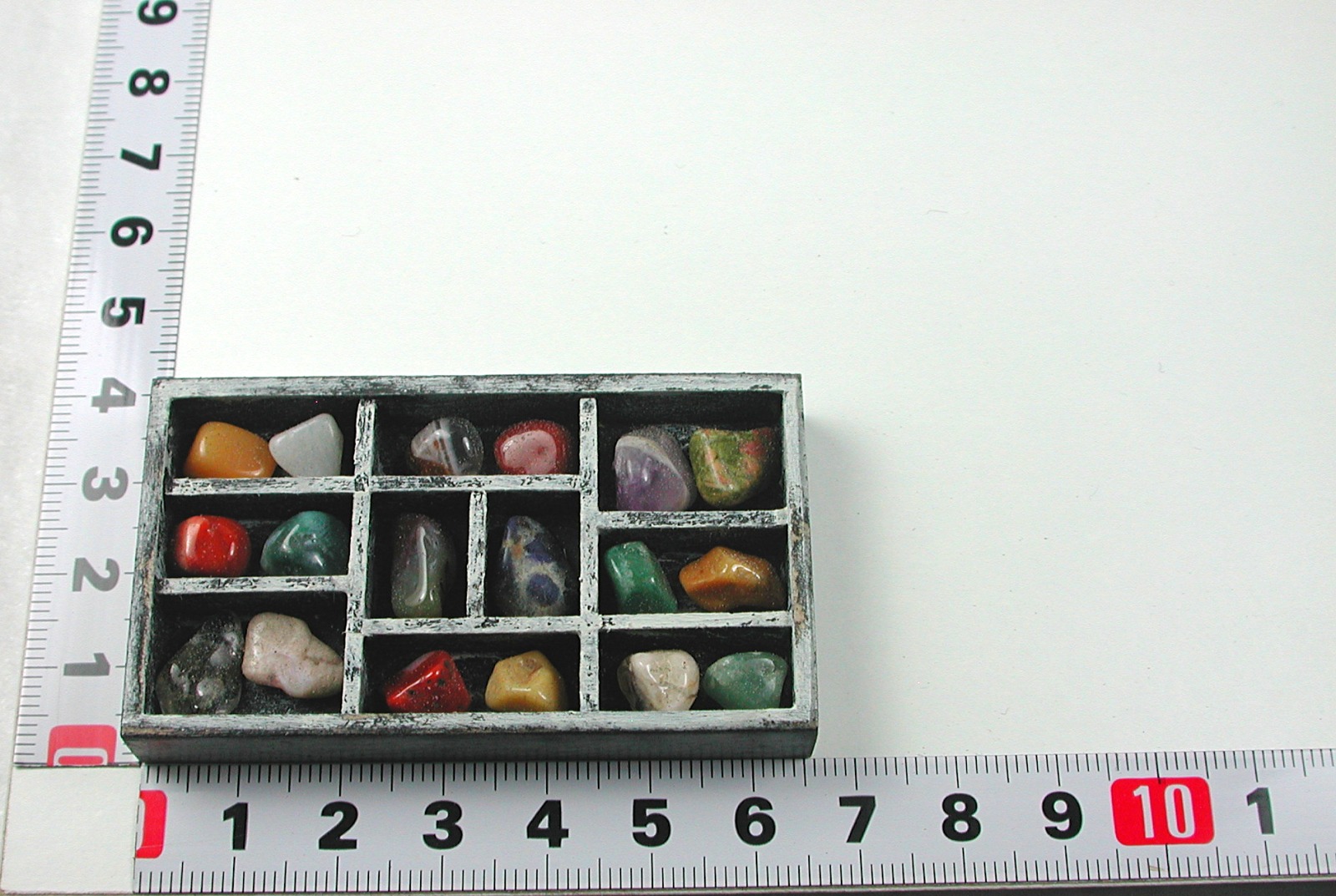 Setzkasten mit Mineralien , Miniatur in 1:12 9