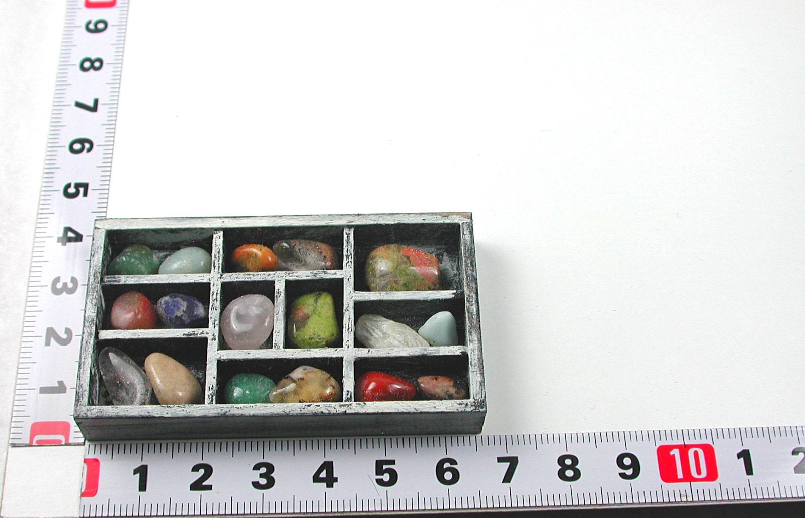 Setzkasten mit Mineralien , Miniatur in 1:12 2