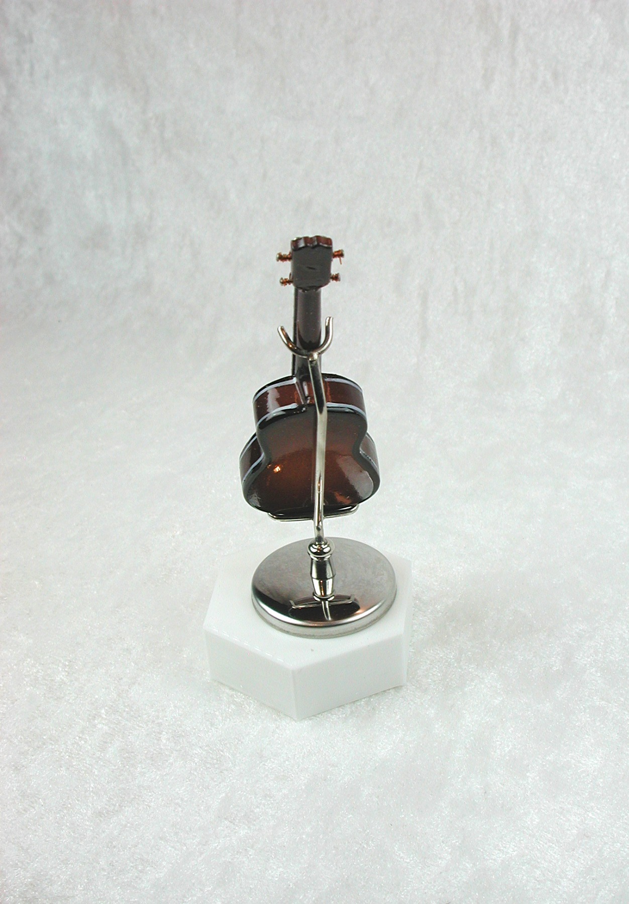 Gitarre hell in Miniatur 1:12 Zupfinstrument 4